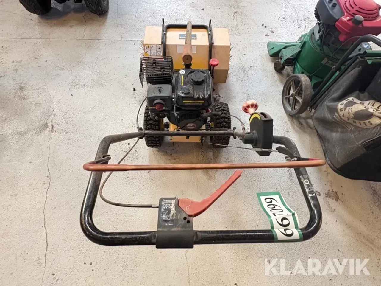 Billede 5 - Fejemaskine Snow thrower