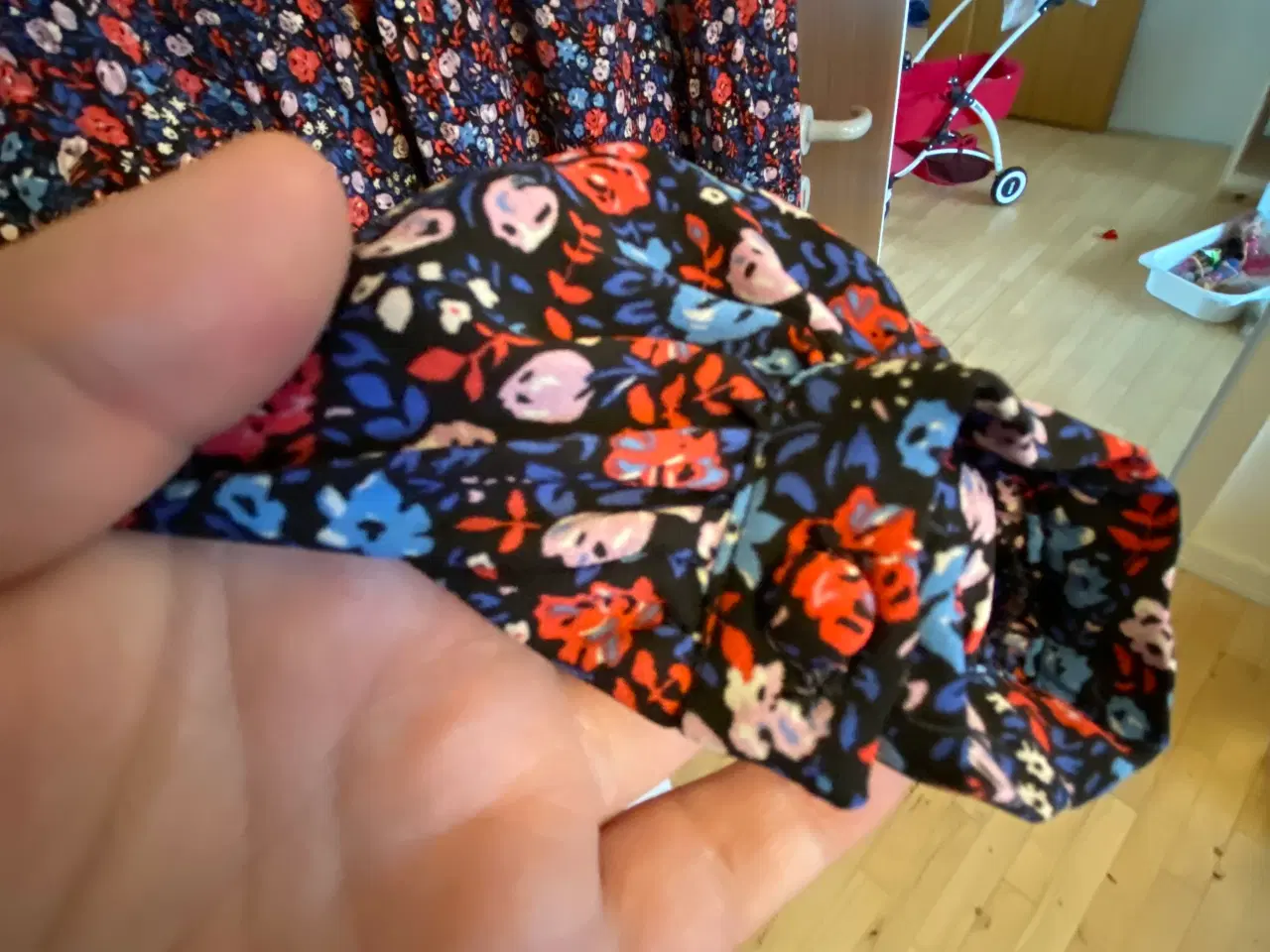 Billede 3 - Blomstret kjole 