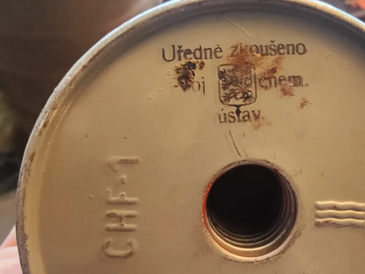 Billede 7 - Gasmaske 1939 + Gjellerup Sogns Avis fra 1943