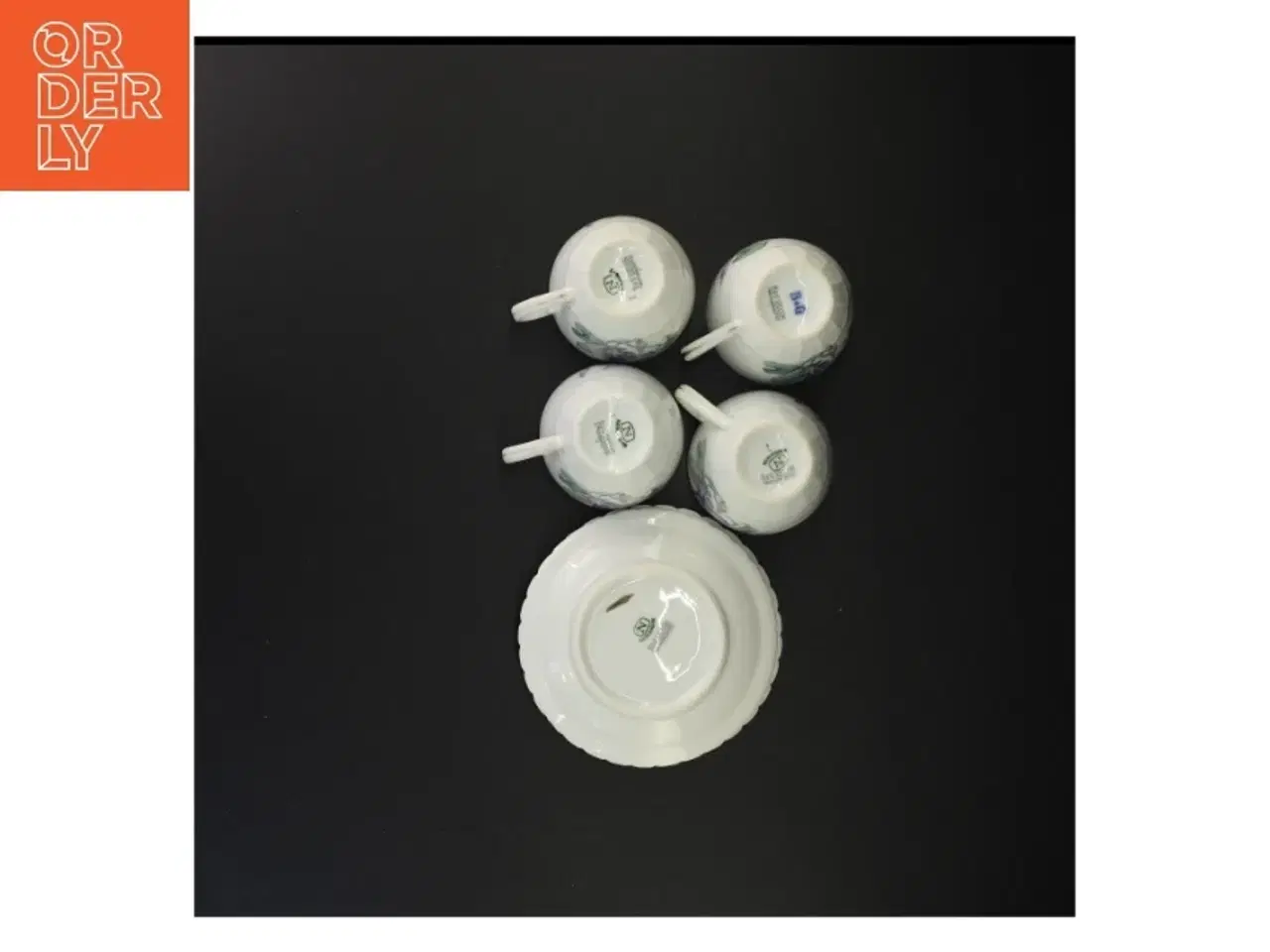 Billede 9 - Kaffestel fra Bing Og Grøndal (str. 25 x 23 cm og 25 x 19 cm og 12 cm og 6 x 9 cm og 15 cm og 27 gang i 25 cm x 16 cm og 30 x 19 cm)