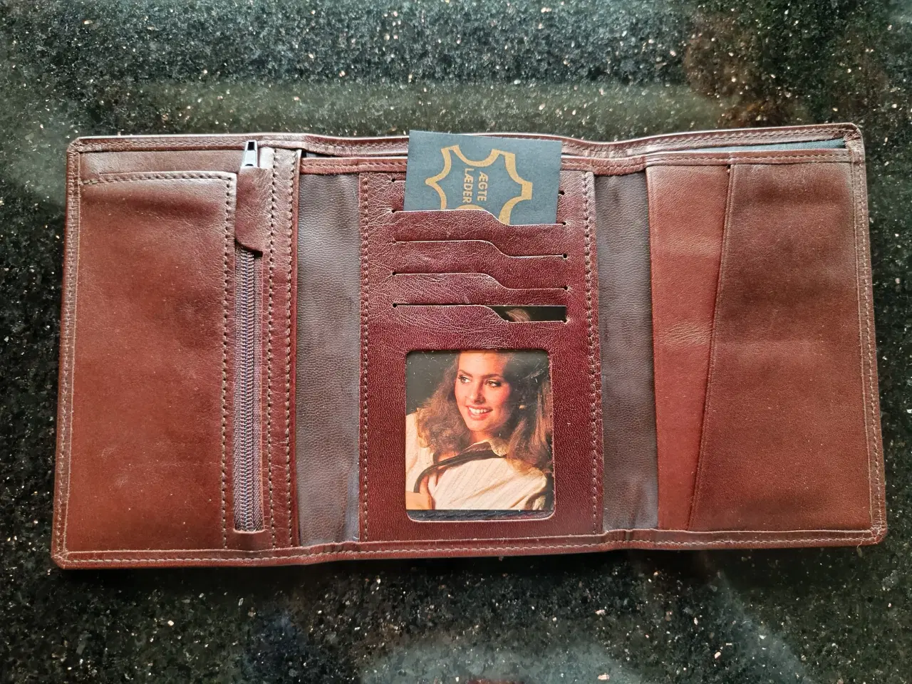 Billede 1 - Ny brun unisex pung i ægte læder