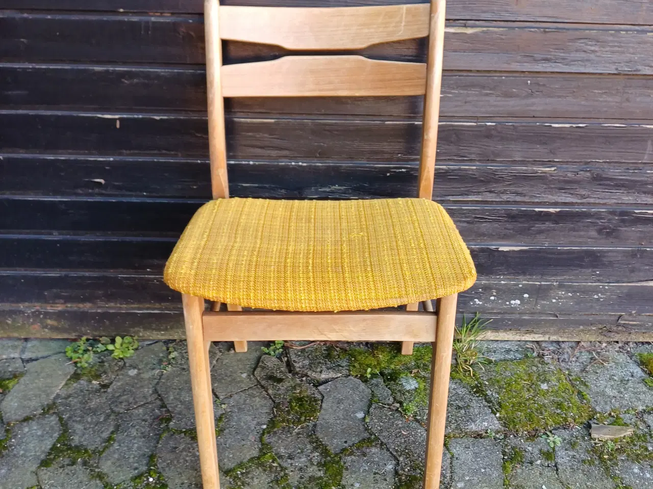 Billede 2 - Fire dansk designet retro stole.