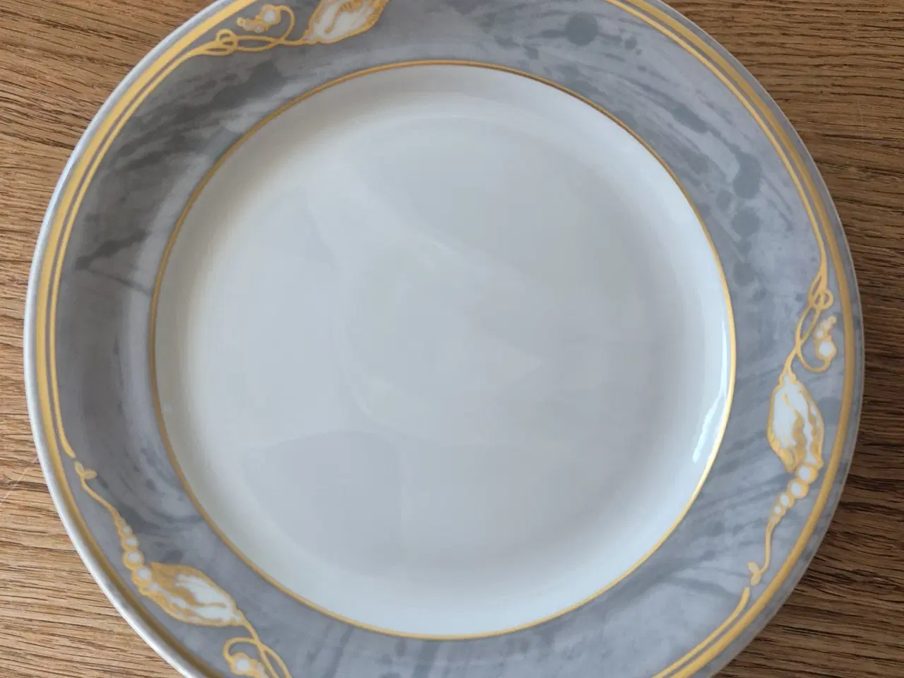 Billede 7 - Grå magnolia spise / kaffestel