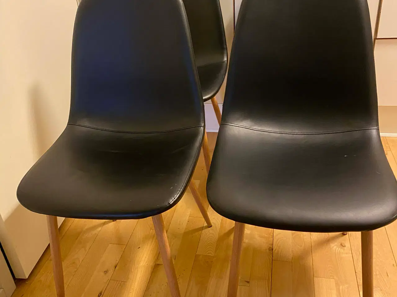 Billede 3 - Spisebord med stole 