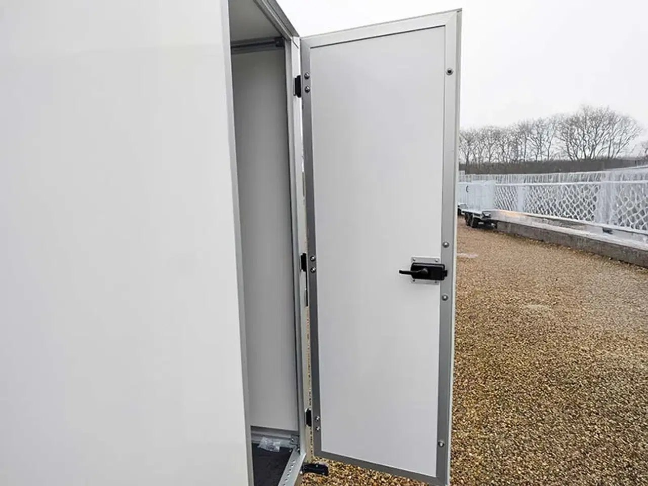 Billede 4 - Stema Cargo 305x187x184 2 akslet 2700 kg Rampe