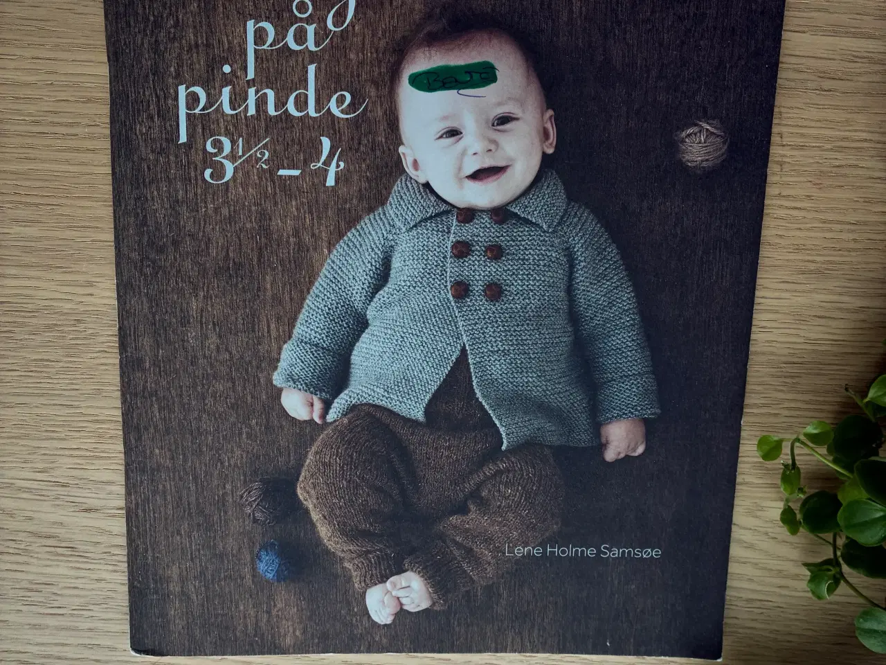 Billede 1 - Babystrik på pinde 31/2-4  -  hæfte 02