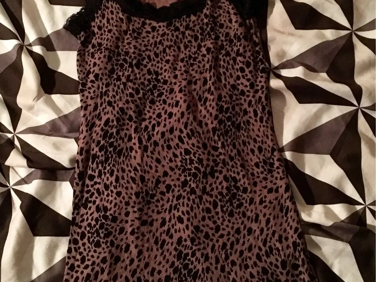 Billede 1 - Leopard print kjole til salg