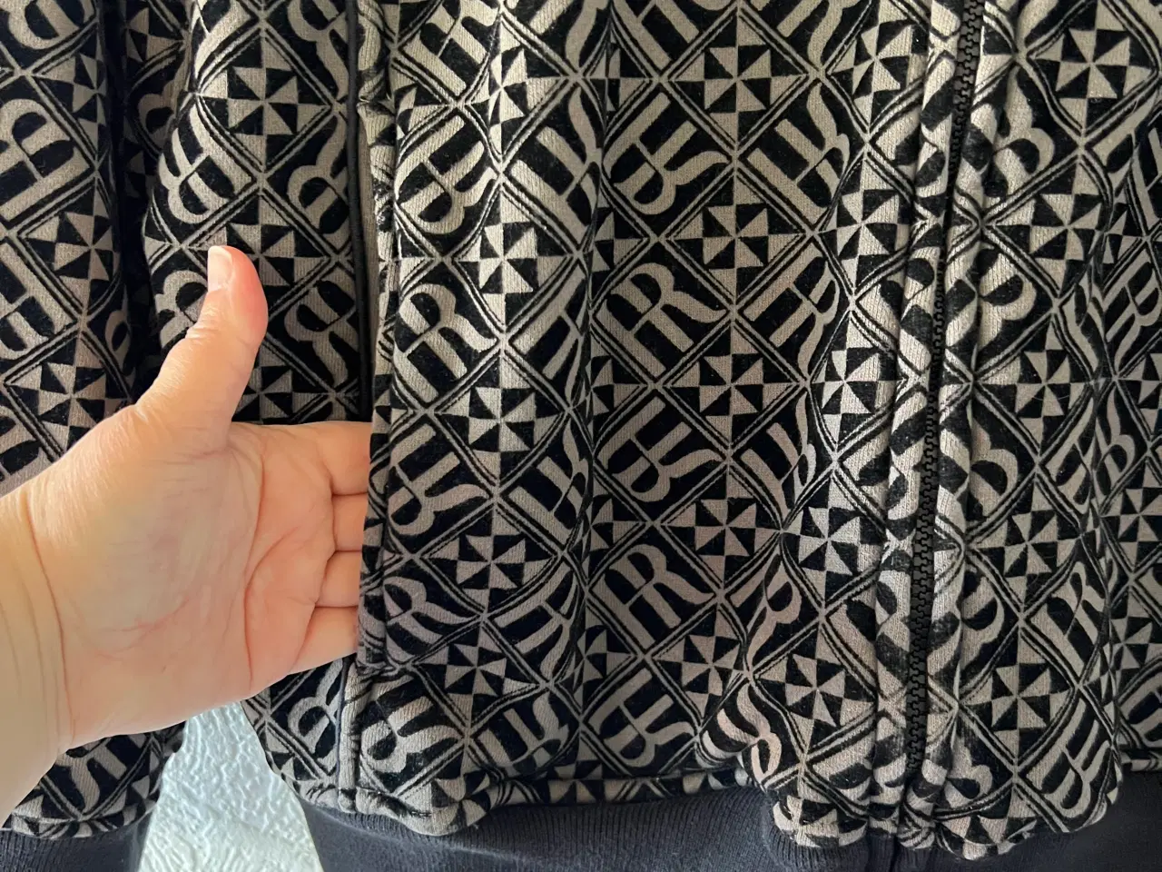 Billede 3 - Rydel House Royalty Sweatshirt m/Lynlås. (Str. L)