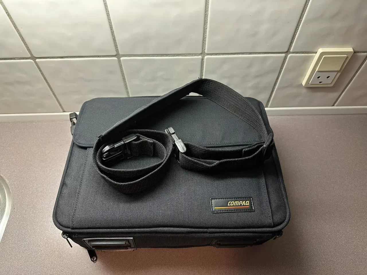 Billede 2 - Rummelig computer eller foto taske