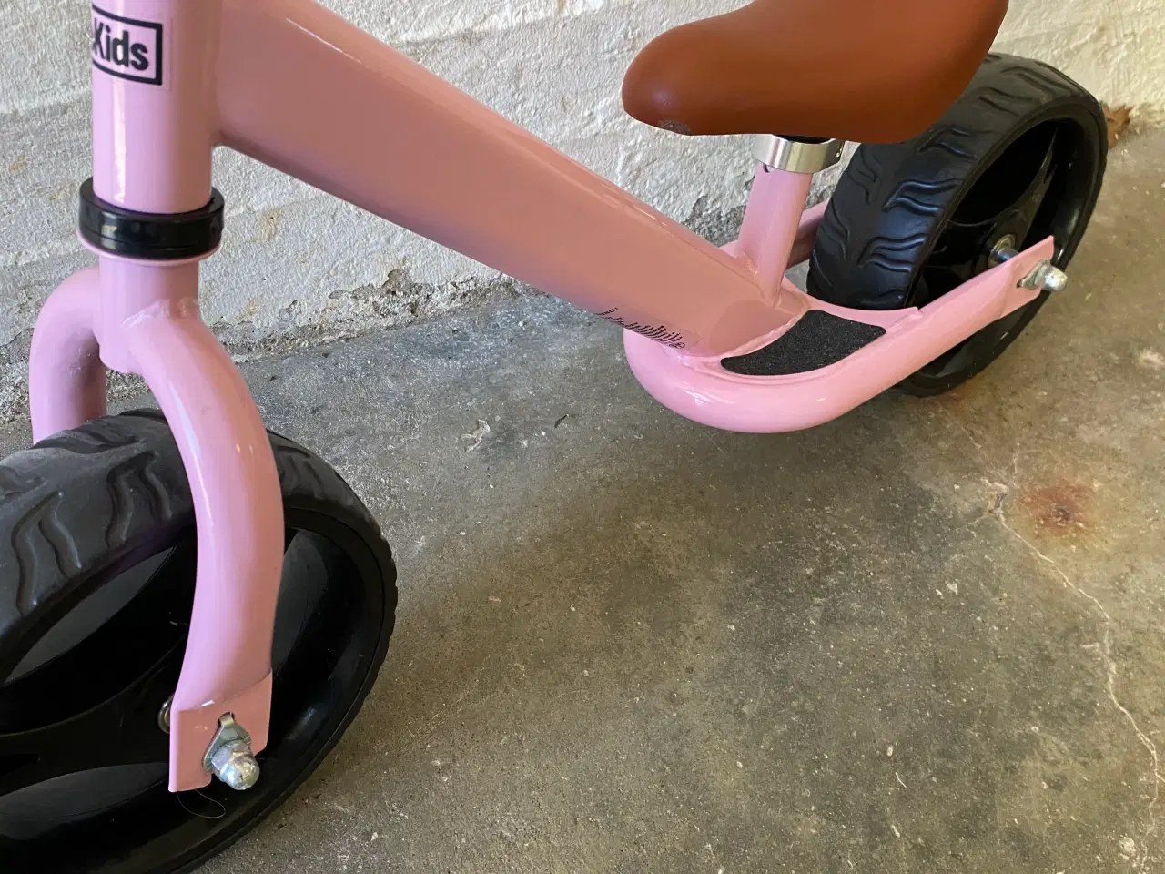 Billede 4 - Løbecykel i lyserød fra Bekids 