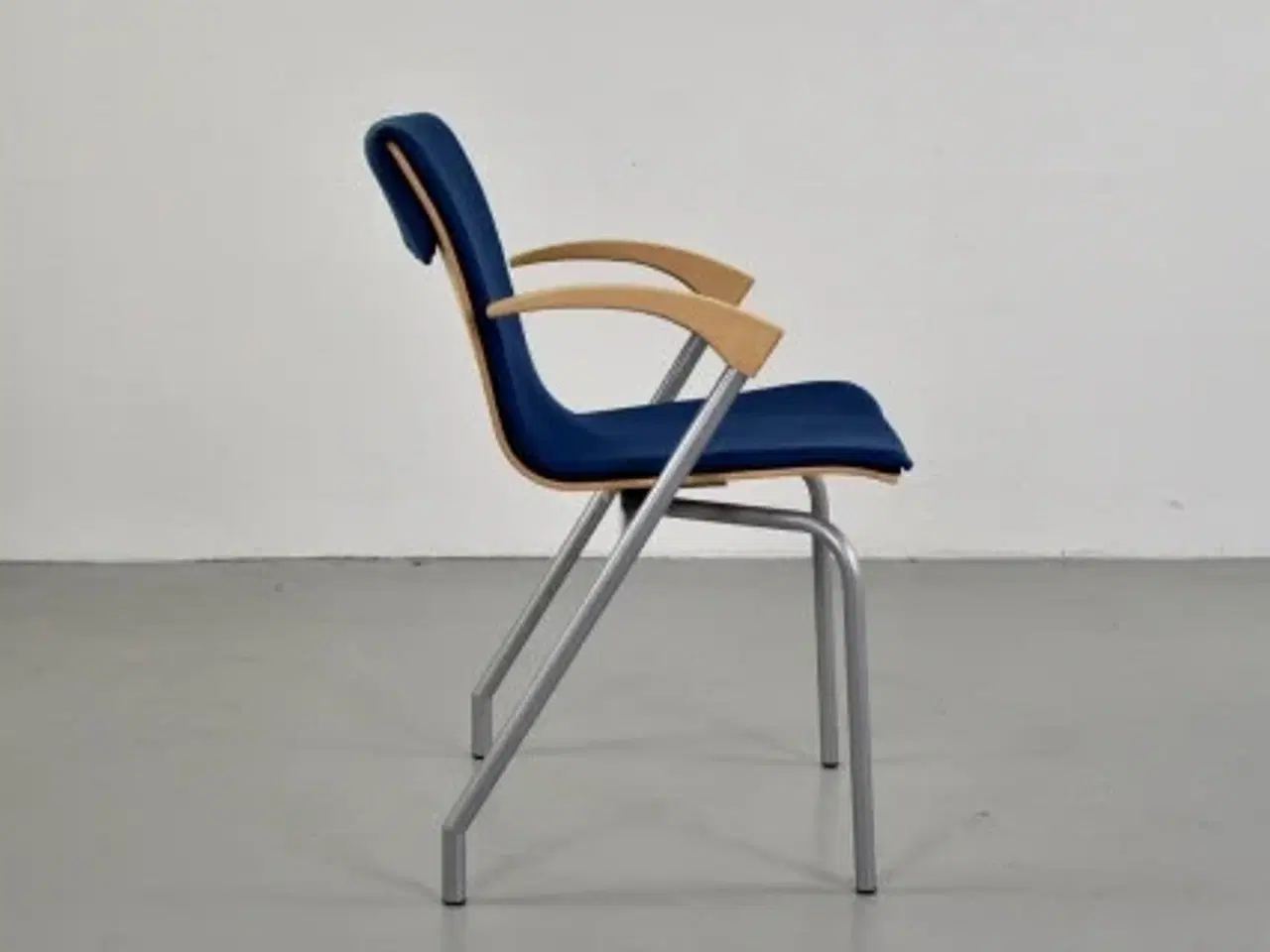 Billede 2 - Four design g2 konferencestol i petroleumsblå med armlæn i bøg