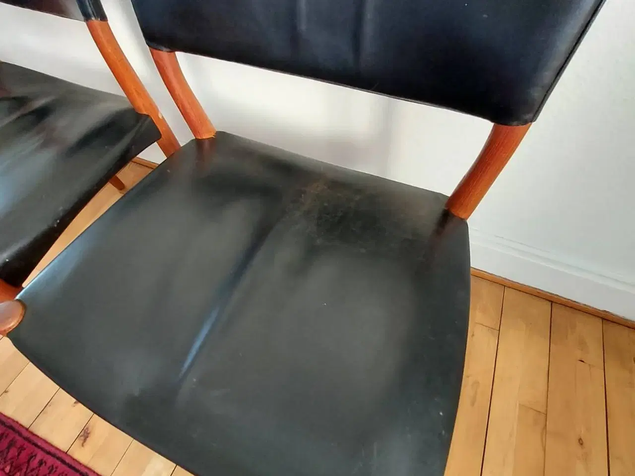 Billede 3 - Spisebordsstole designet af Larsen og B. Madsen