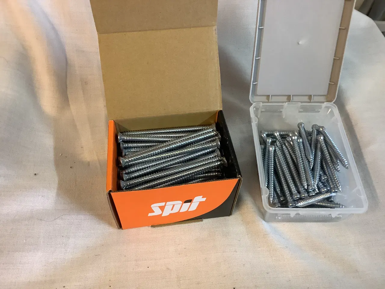 Billede 1 - Karmskruet, hamre, rockwool kniv 🔨🔩