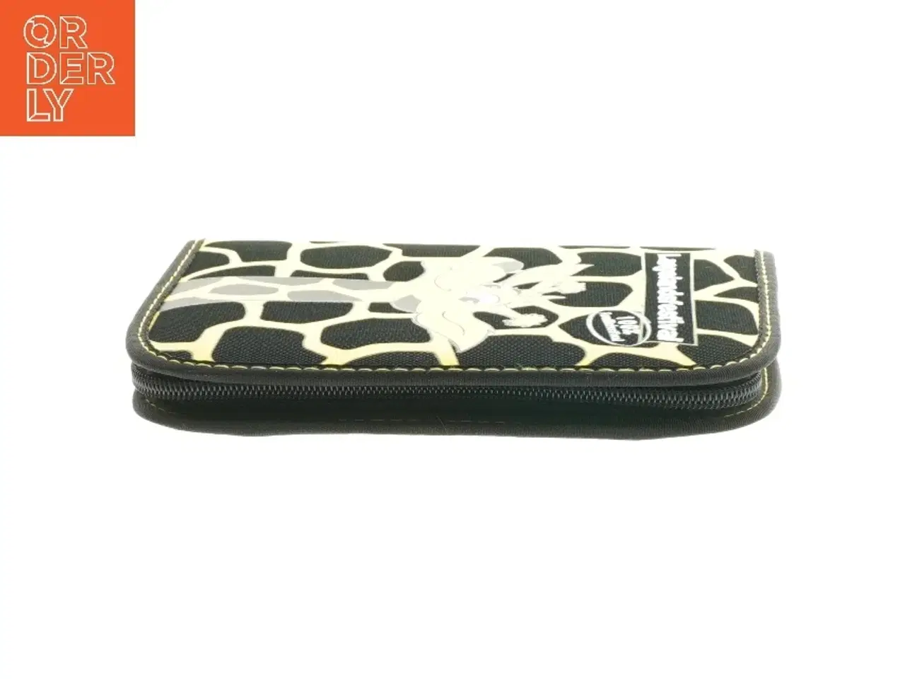 Billede 2 - Langelandsfestival pung med giraffmotiv fra Langelandsfestival (str. 19x13x2,5 cm)