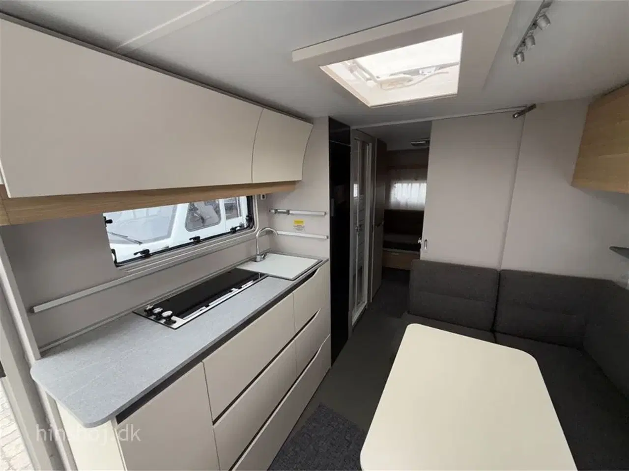 Billede 5 - 2021 - Adria Adora 673 PK Twin Lækker famillie vogn med køje med dobbeltseng fra Hinshøj Caravan