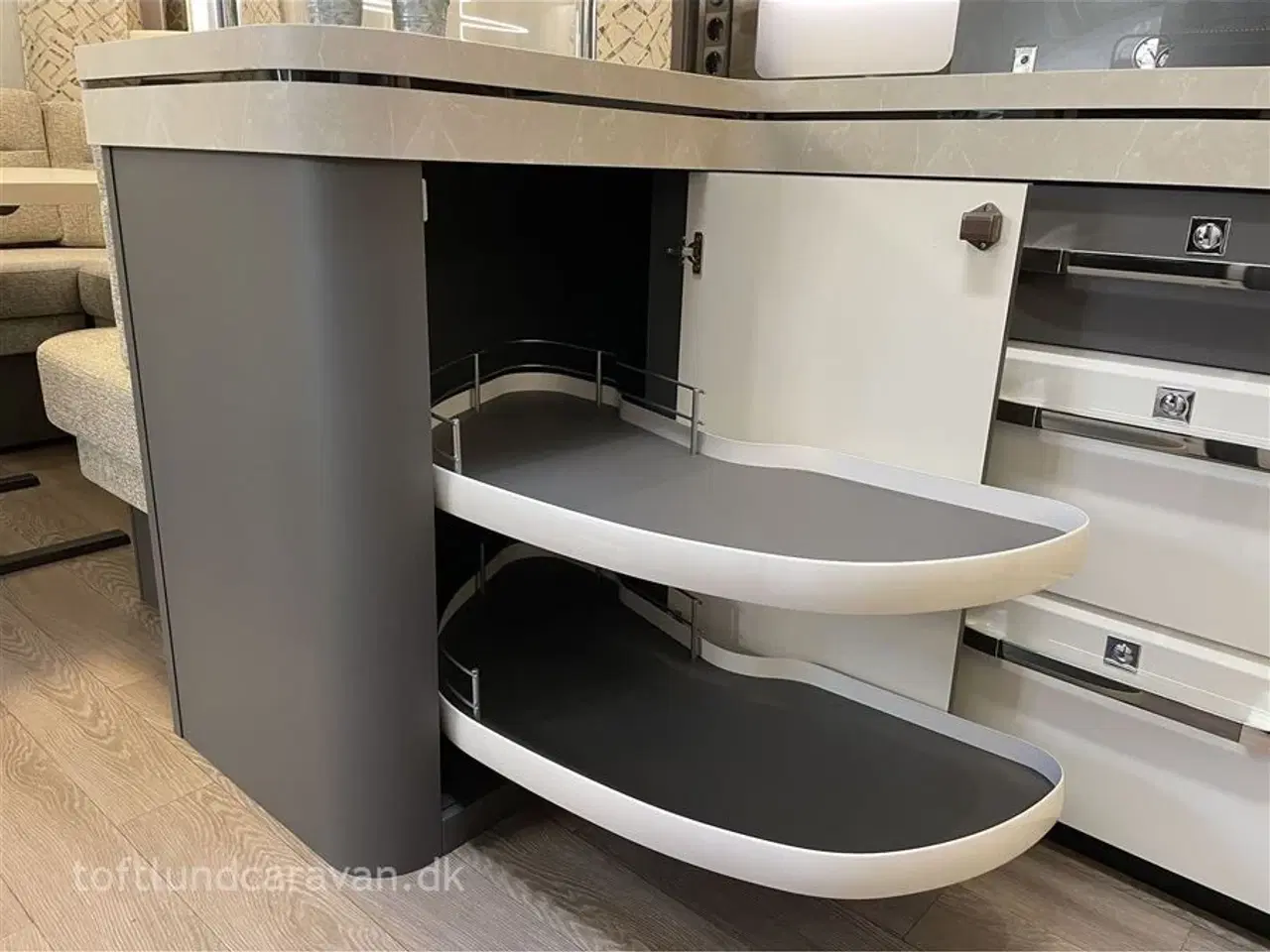 Billede 8 - 2025 - Hobby Excellent 560 CFe   NY 2025 MODEL, KÆMPE SIDDEGRUPPE OG KØKKEN. SENG 160*200cm. Super flot Excellent, NU PÅ LAGER.