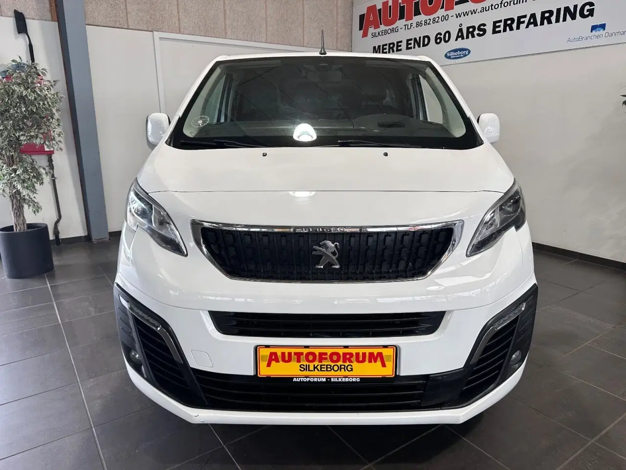 Billede 2 - Peugeot Expert 2,0 BlueHDi 177 L2 Ultimate EAT8 Van