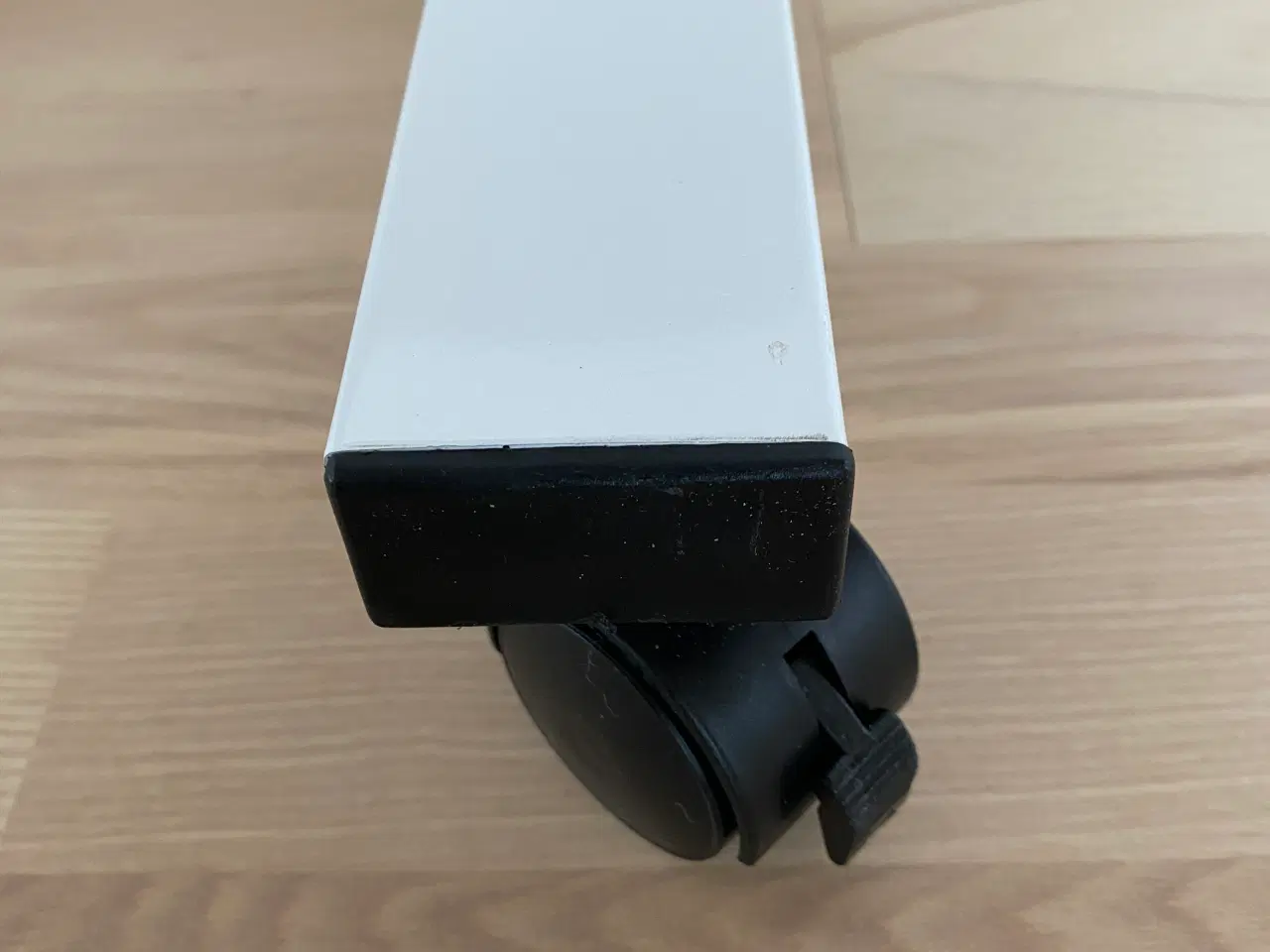 Billede 3 - Højdejusterbart bord