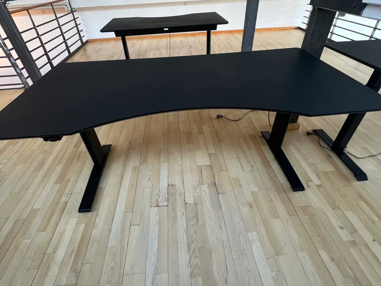 Billede 1 - Hæve/sænke-bord