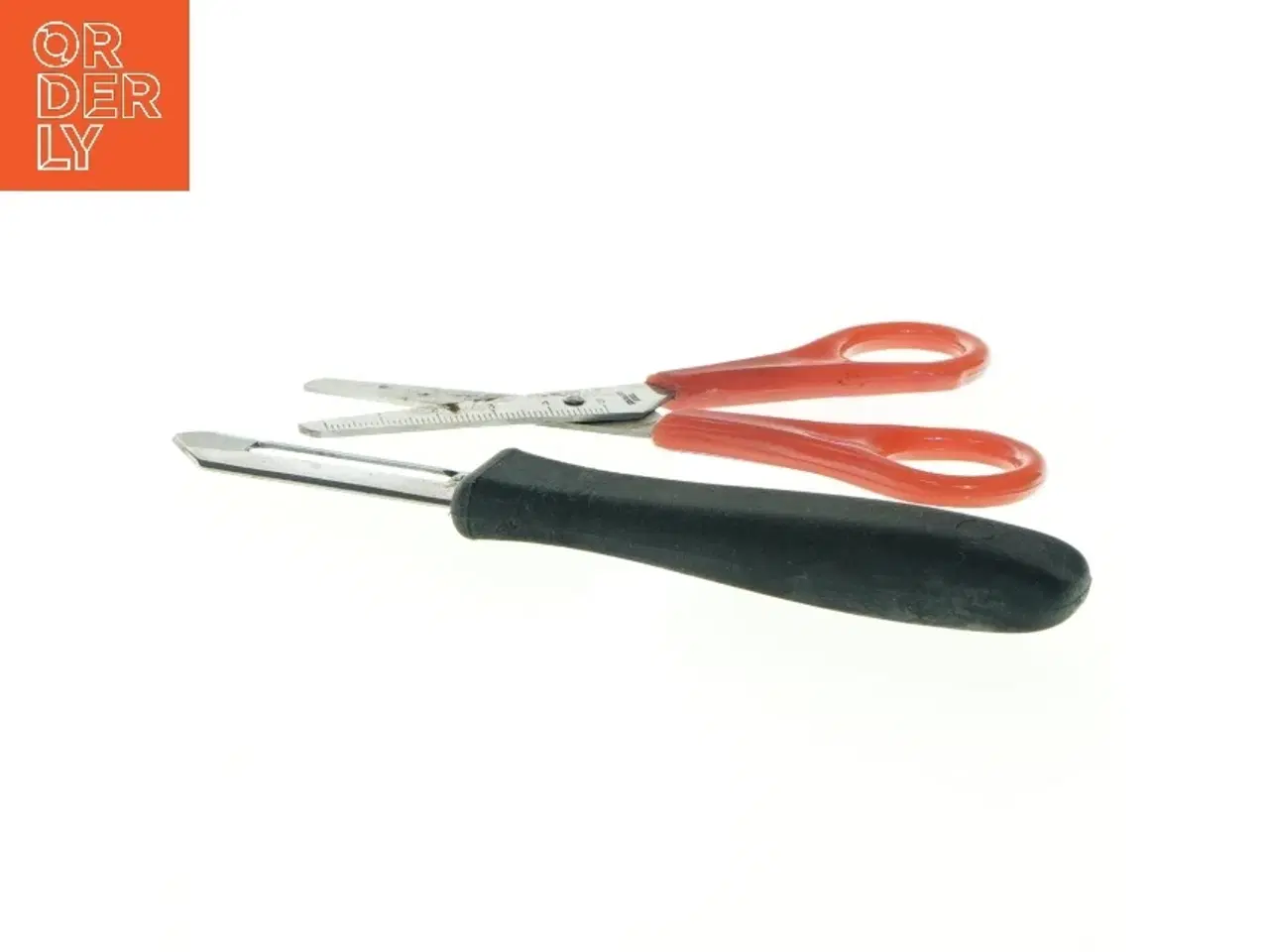 Billede 1 - Saks og hobbykniv (str. 16x6 cm)