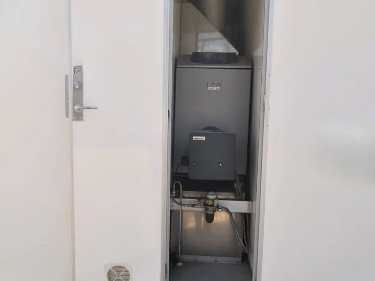 Billede 12 - Badvogn 2x4 med oliefyr