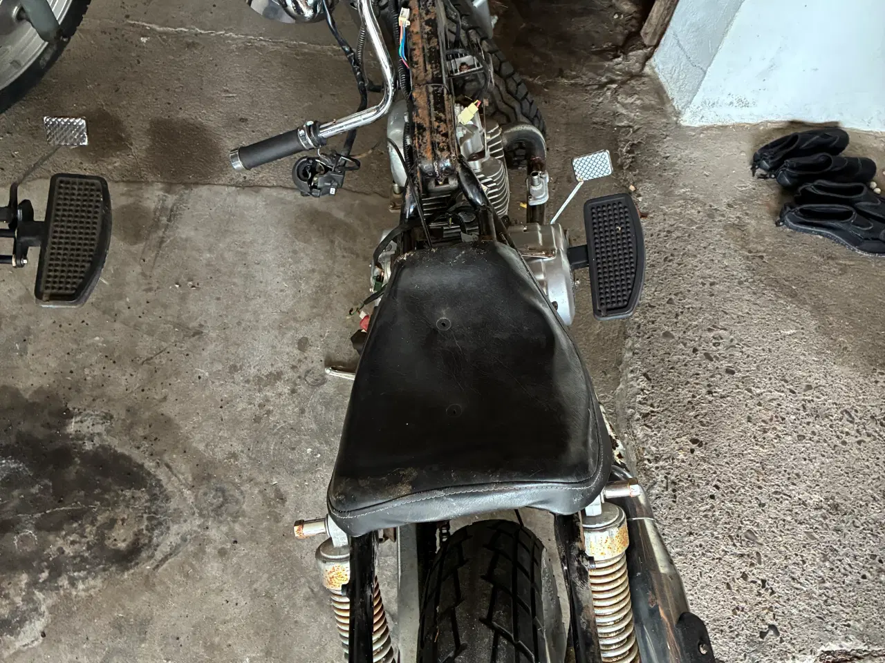 Billede 2 - Motorcykel 150 plus reservedele 