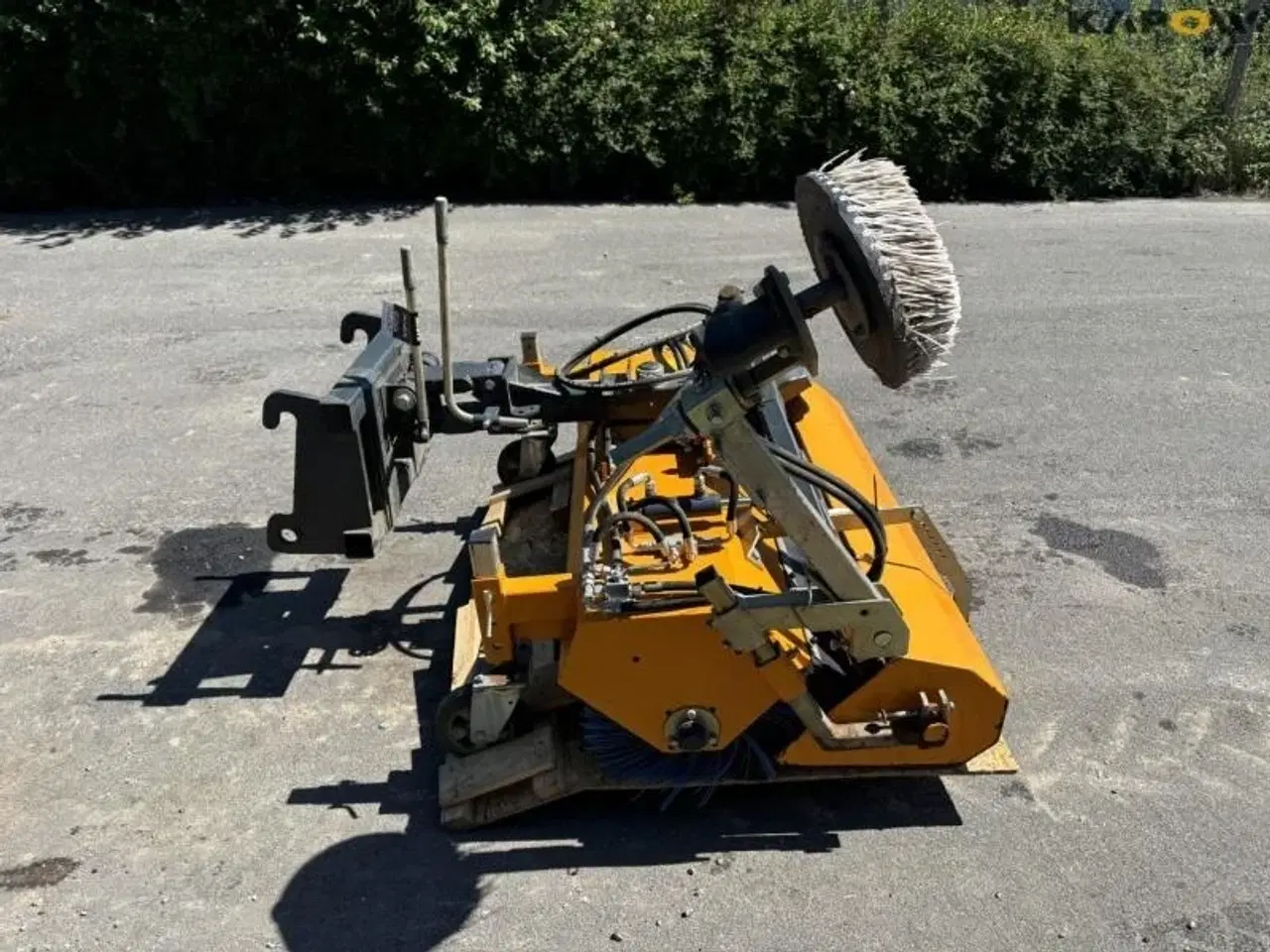 Billede 4 - - - - Kost med Giant beslag