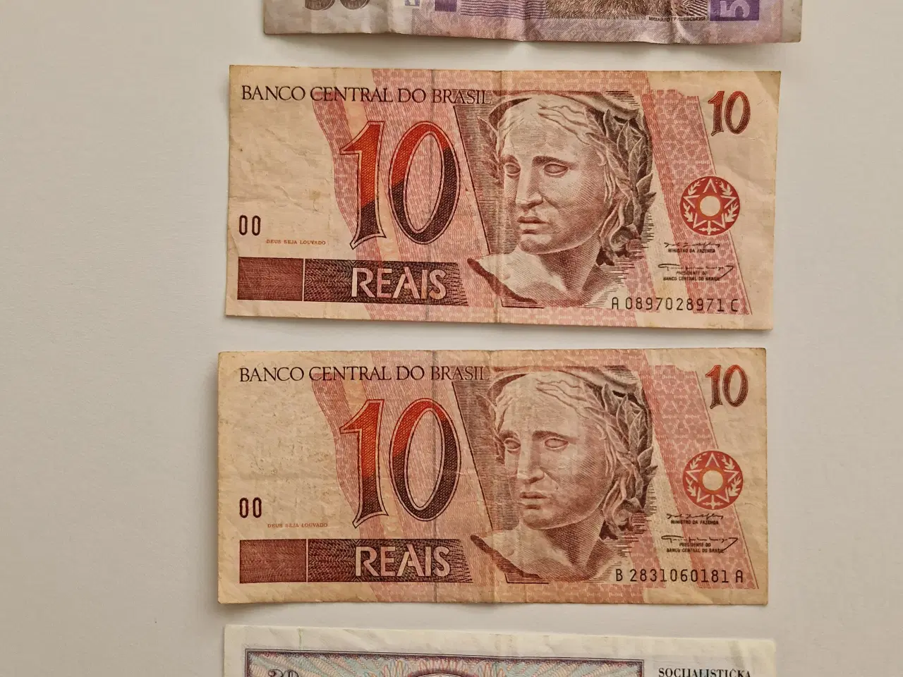 Billede 1 - 4 udenlandske pengesedler 