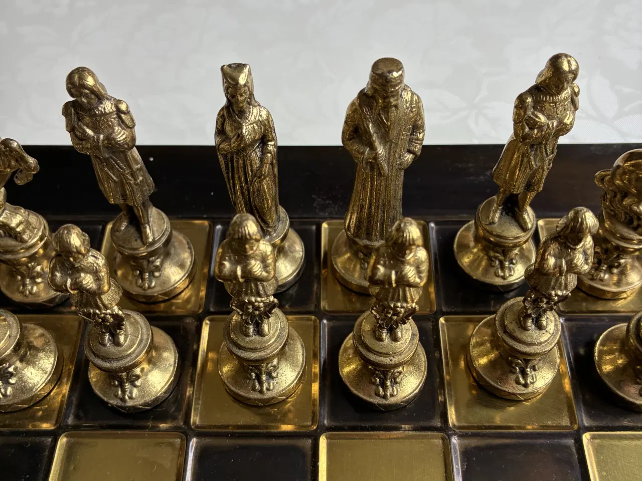 Billede 4 - Smukt og dekorativt skaksæt fra 70’erne 