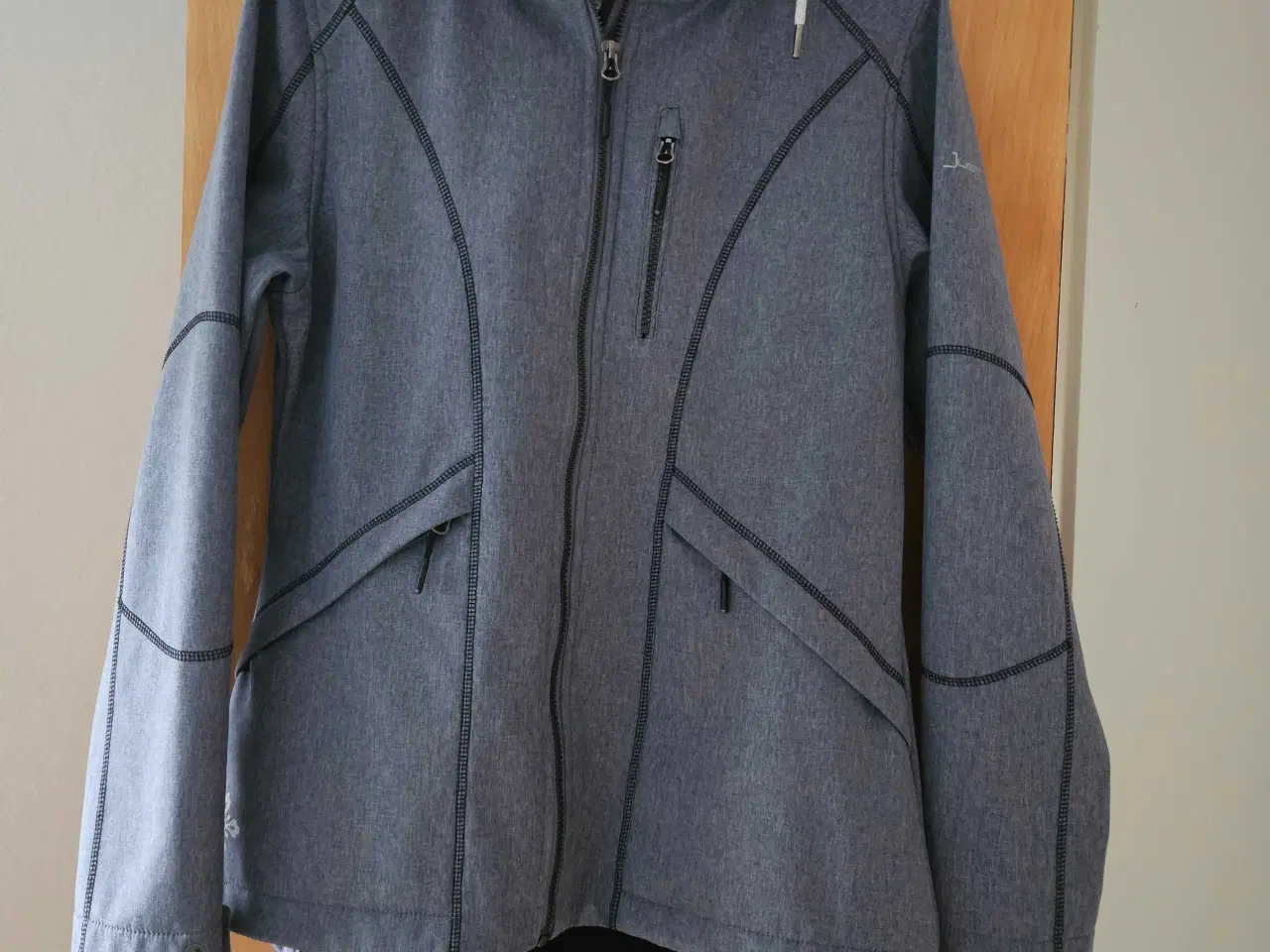 Billede 3 - FLOT VIND OG VANDAFVISENDE JAKKE 