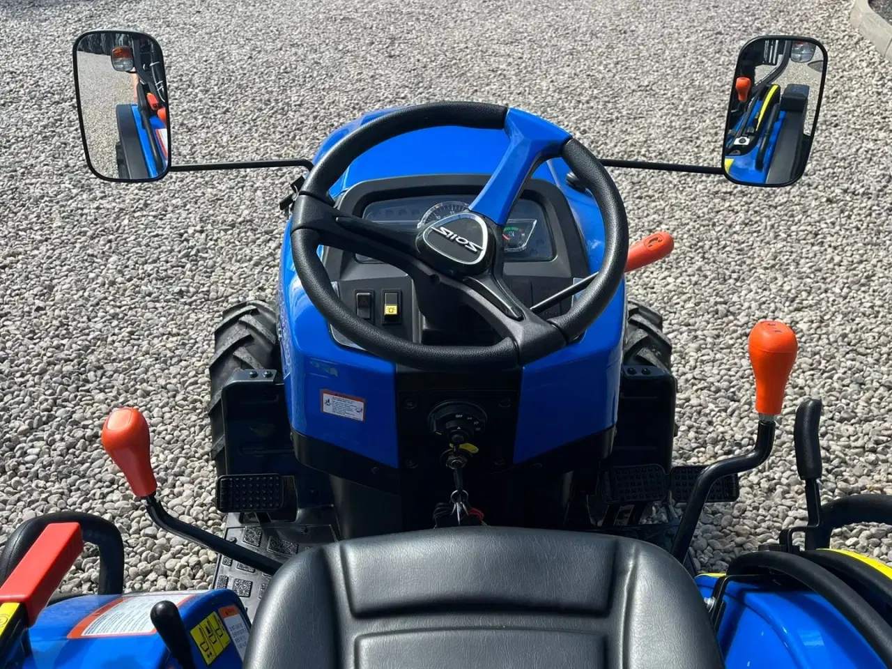 Billede 5 - Solis S26 6+2 Gearmaskine med Servostyring og brede traktorhjul