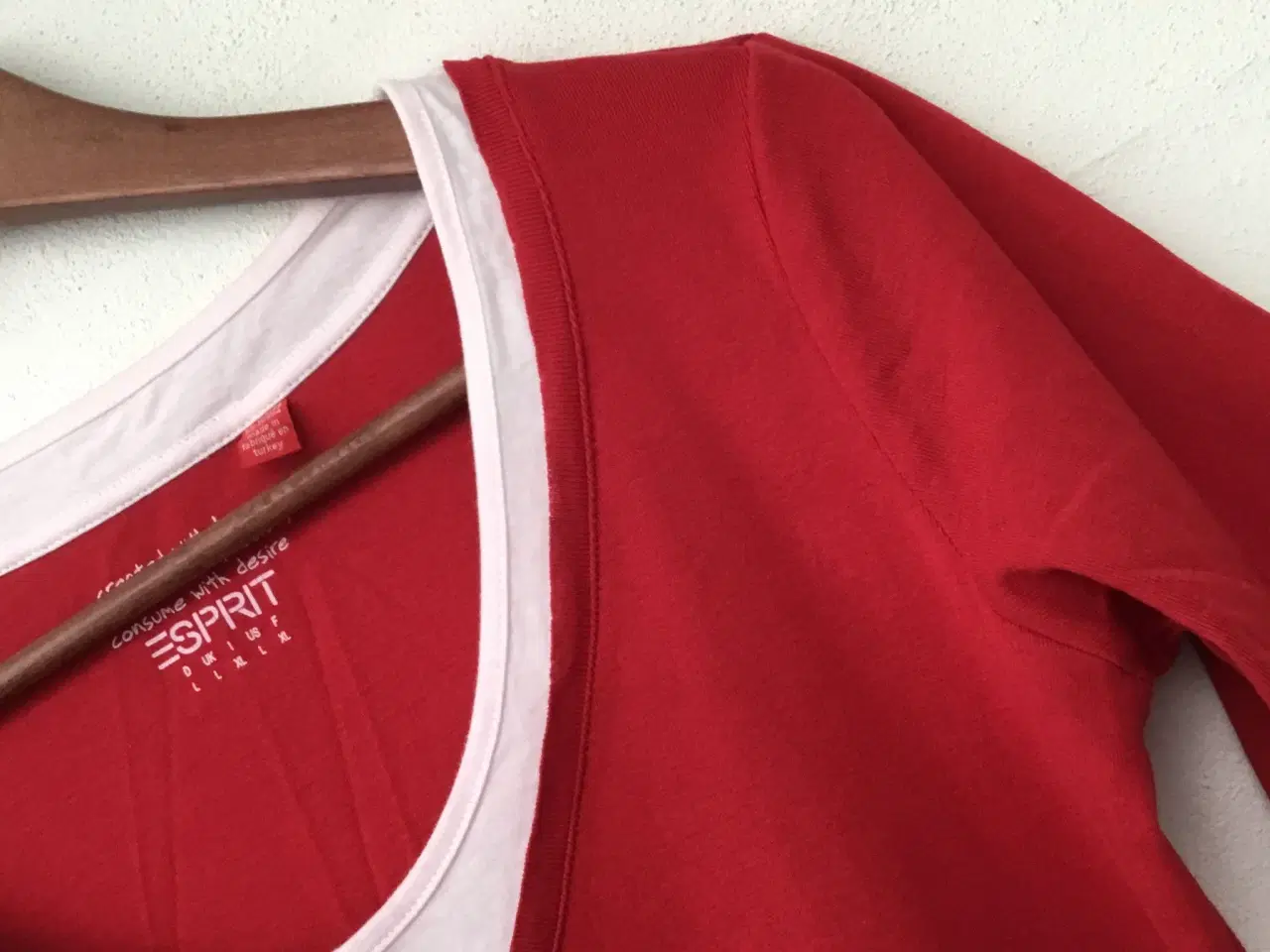 Billede 7 - Esprit smart rød bluse t-shirt str. m med hvid kon