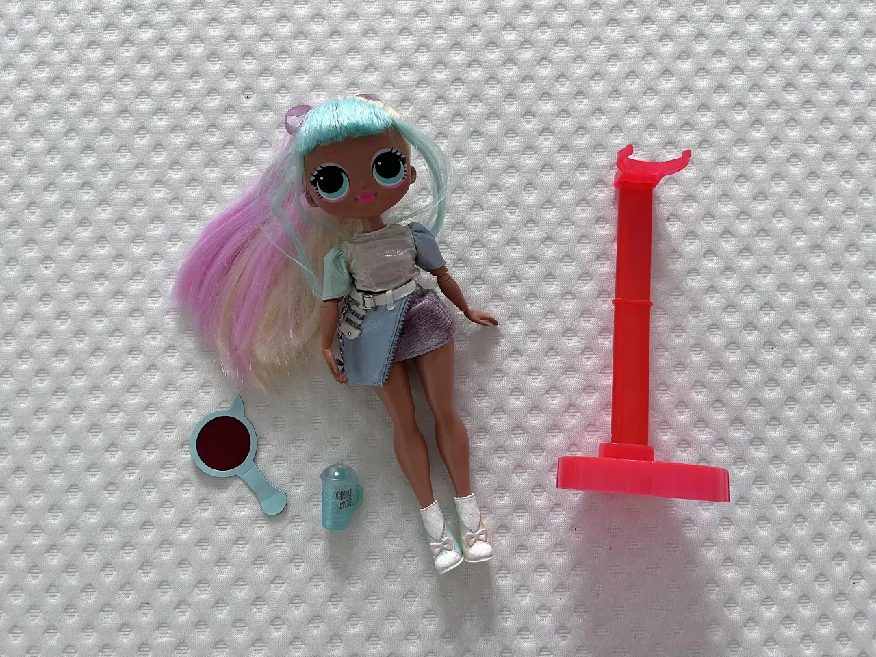 Billede 4 - L.O.L. Surprice Dukke med 3 farvet hår inkl. tilbe