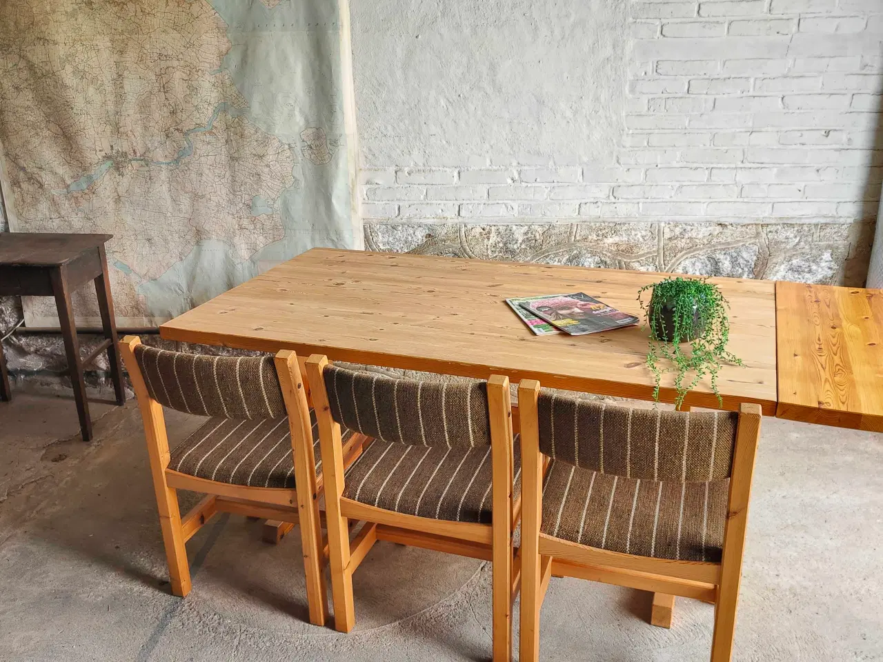 Billede 6 - Massivt fyrretræ spisebord med klap