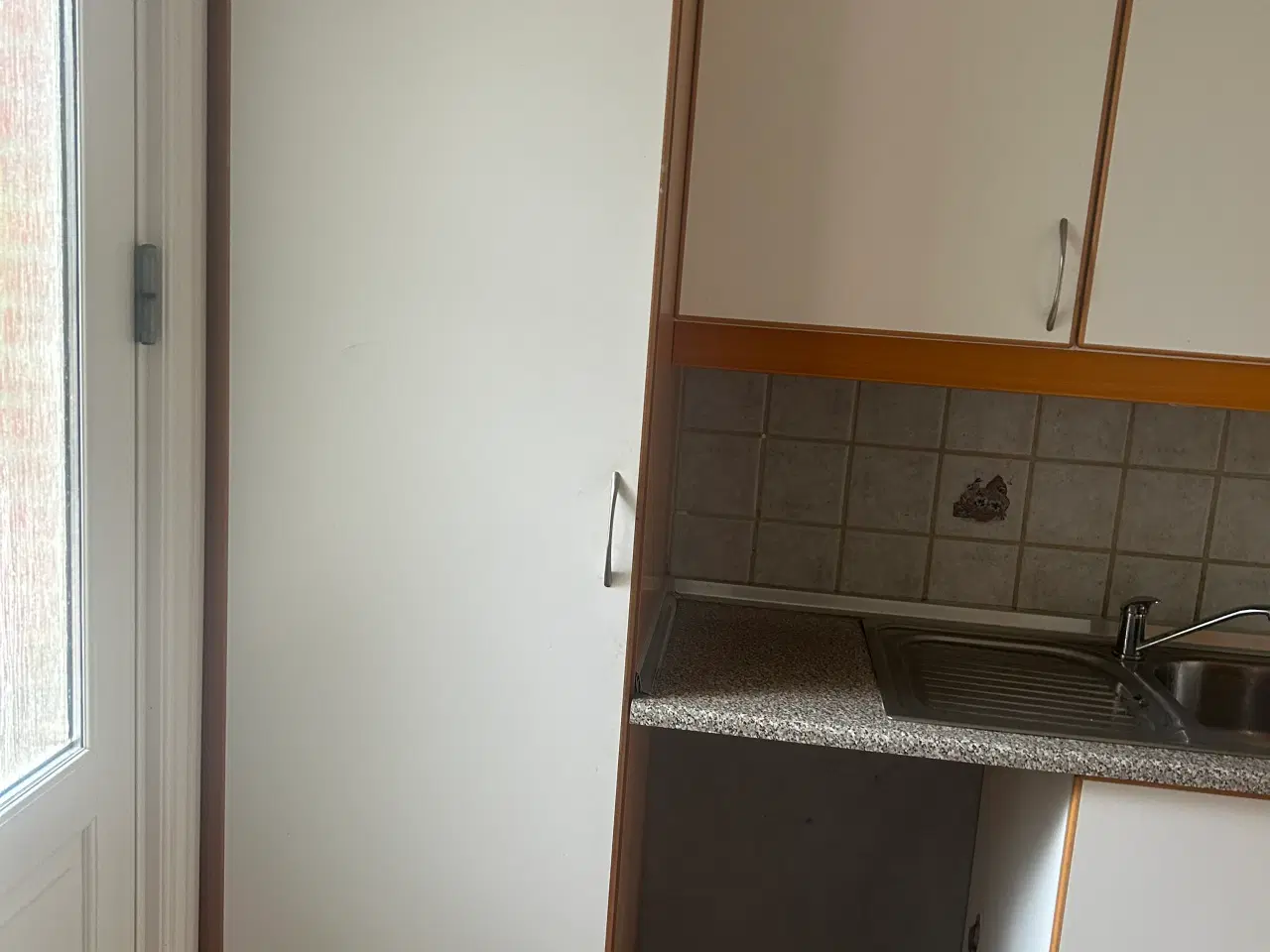 Billede 3 - Gang/skabe køber afhenter inden 1/7 og tager ned