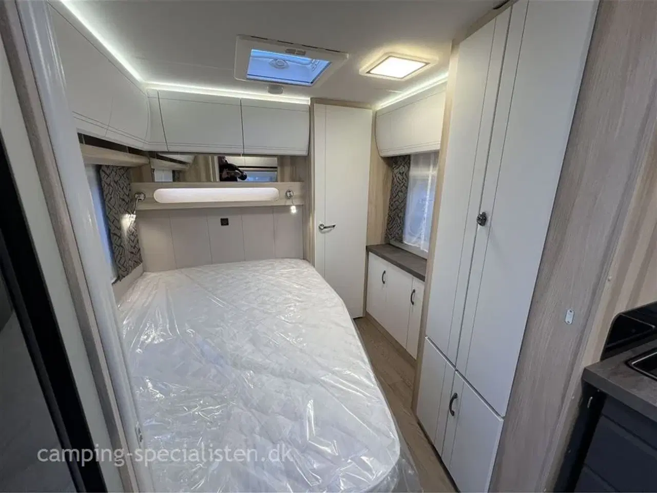 Billede 5 - 2026 - Hobby De Luxe 495 WFB   2025 Hobby 495 WFB De Luxe - se den senere hos Camping-Specialisten.dk i Silkeborg