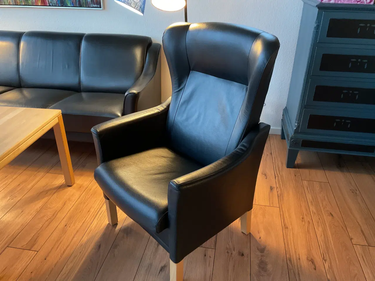 Billede 4 - Sofagruppe + sofabord + lænestol + puffer sælges