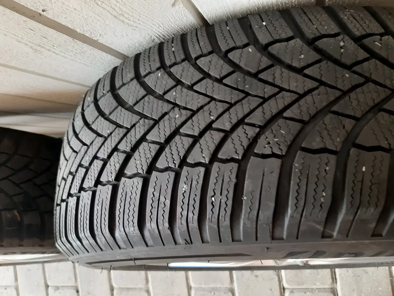 Billede 2 - Vinterdæk, lidt brugt