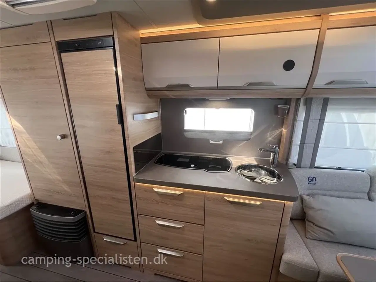 Billede 8 - 2023 - Knaus Sudwind 540 UE 60 Years   En flot Knaus Südwind 540 UE model 2023 - kan nu ses  hos Camping-Specialisten.dk
