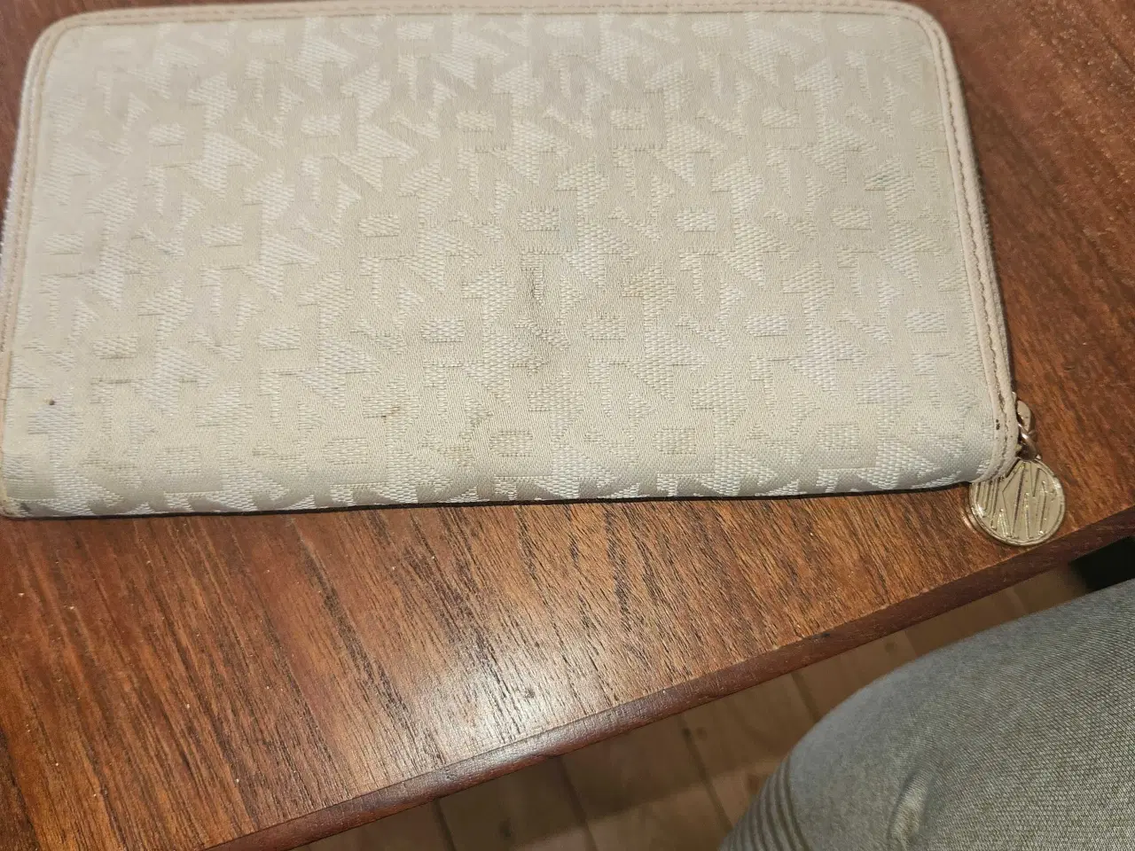 Billede 2 - DKNY beige pung