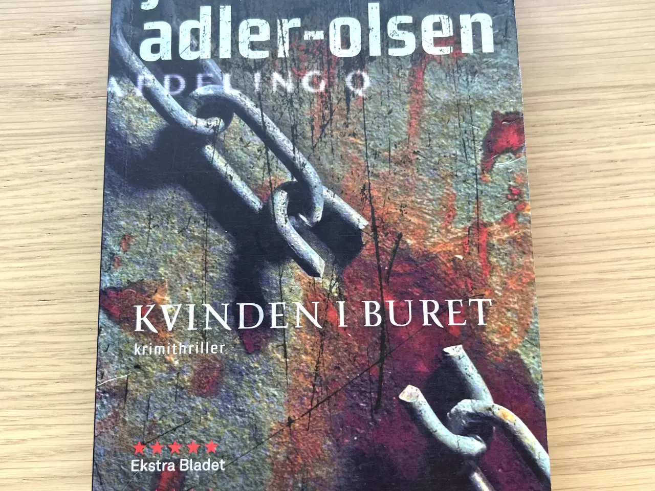 Billede 2 - Denne pakke indeholder tre spændende krimier