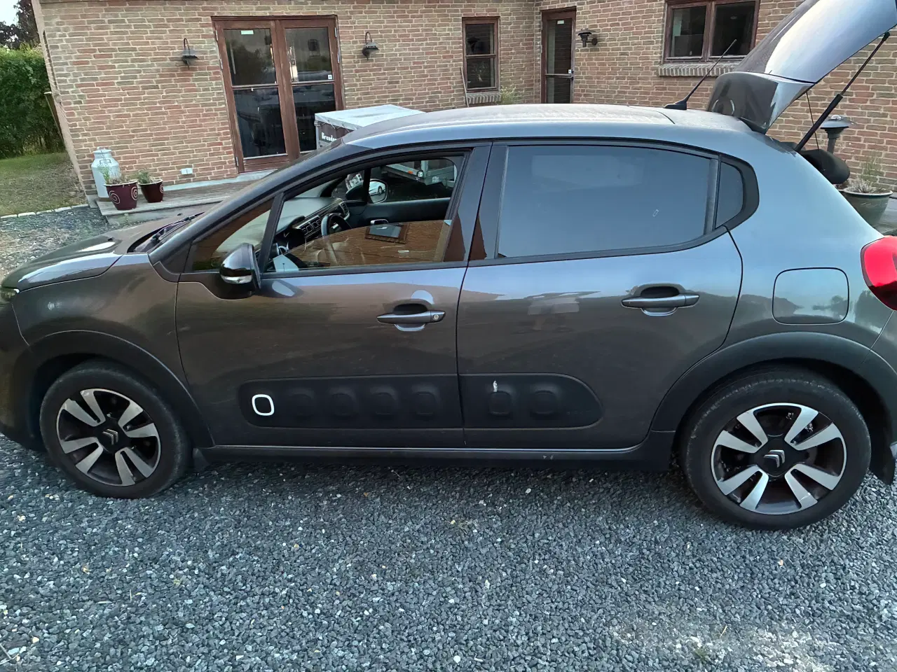 Billede 2 - Super flot og velhold Cirtroen C3 med glastag