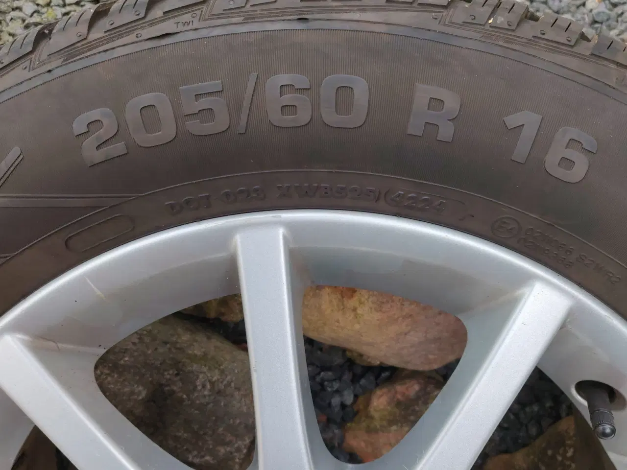 Billede 3 - Vinterdæk på fælge til Saab 93