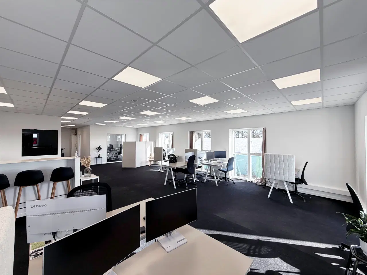 Billede 7 - Nyere stor lyst kontor med egen altan