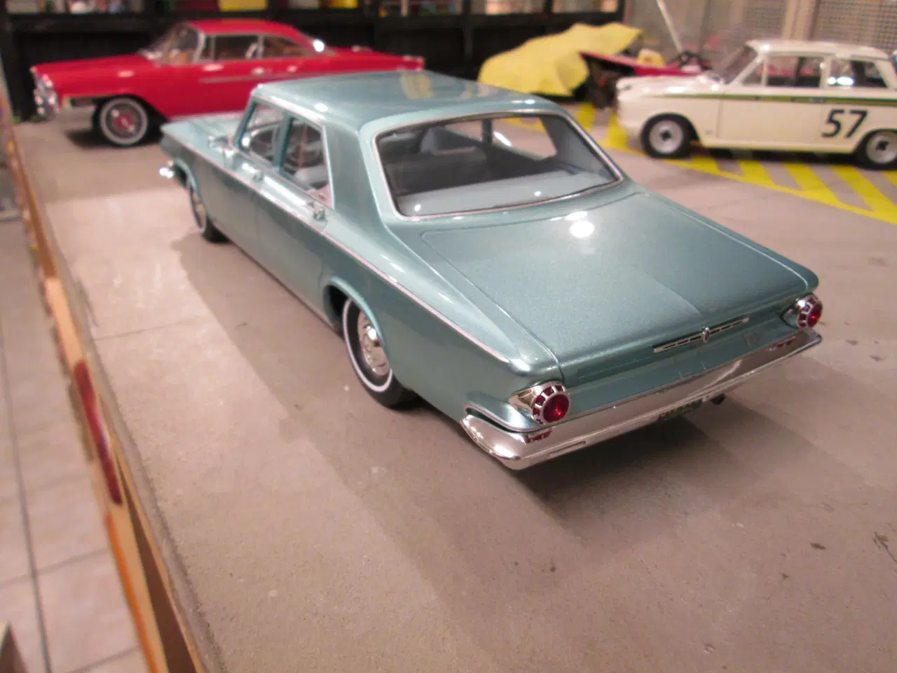 Billede 3 - Modelbil Chrysler Newport BoS 1:18