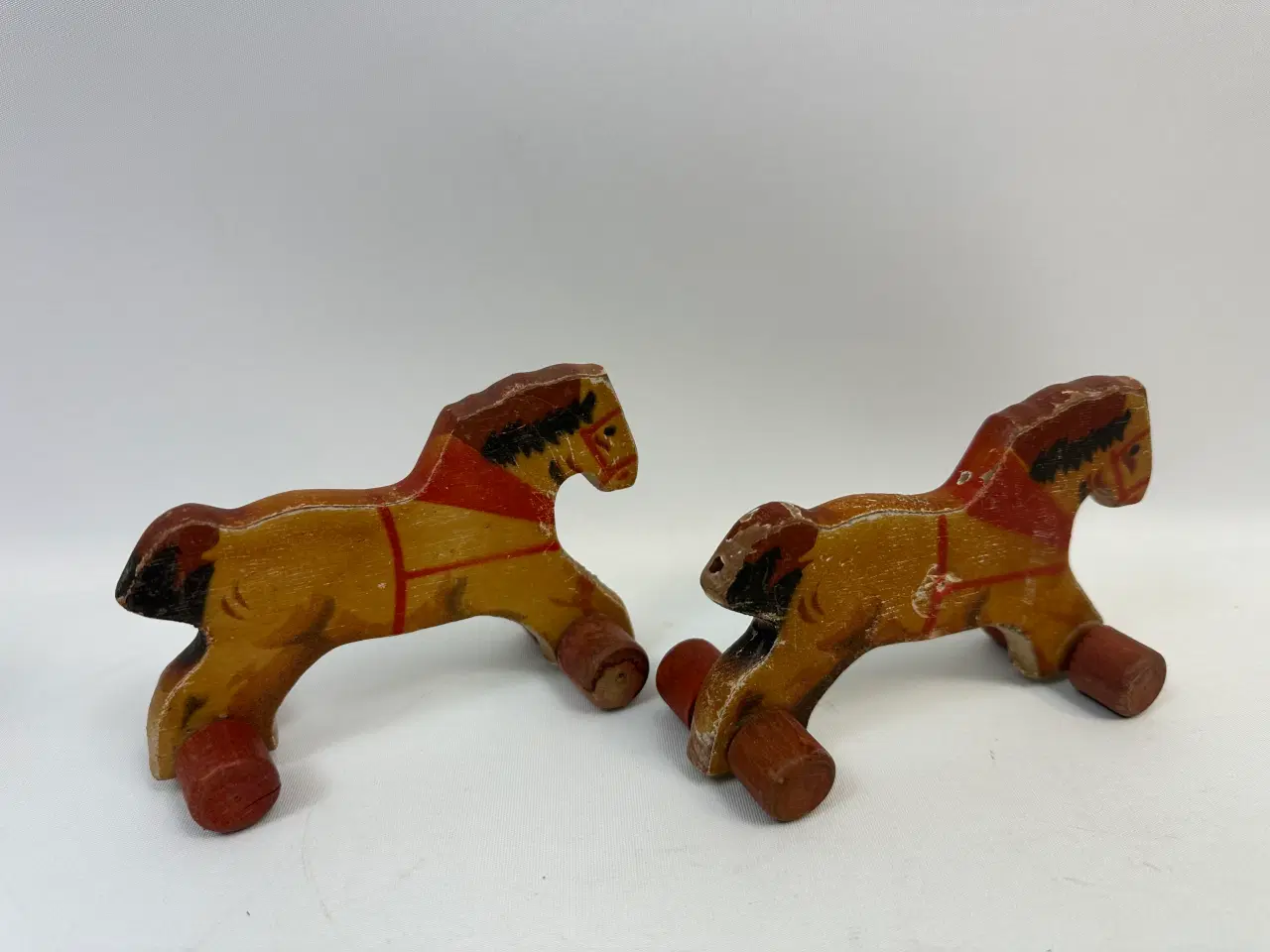 Billede 7 - 2 stk. vintage heste på hjul i træ