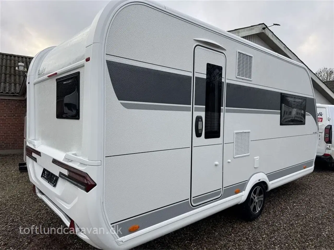 Billede 5 - 2026 - Hobby De Luxe 460 SFf   NY 2026 DK-LINE. m/QUEENS SENG og masser af udstyr inkl. i prisen. NU PÅ LAGER. *TILBUD*