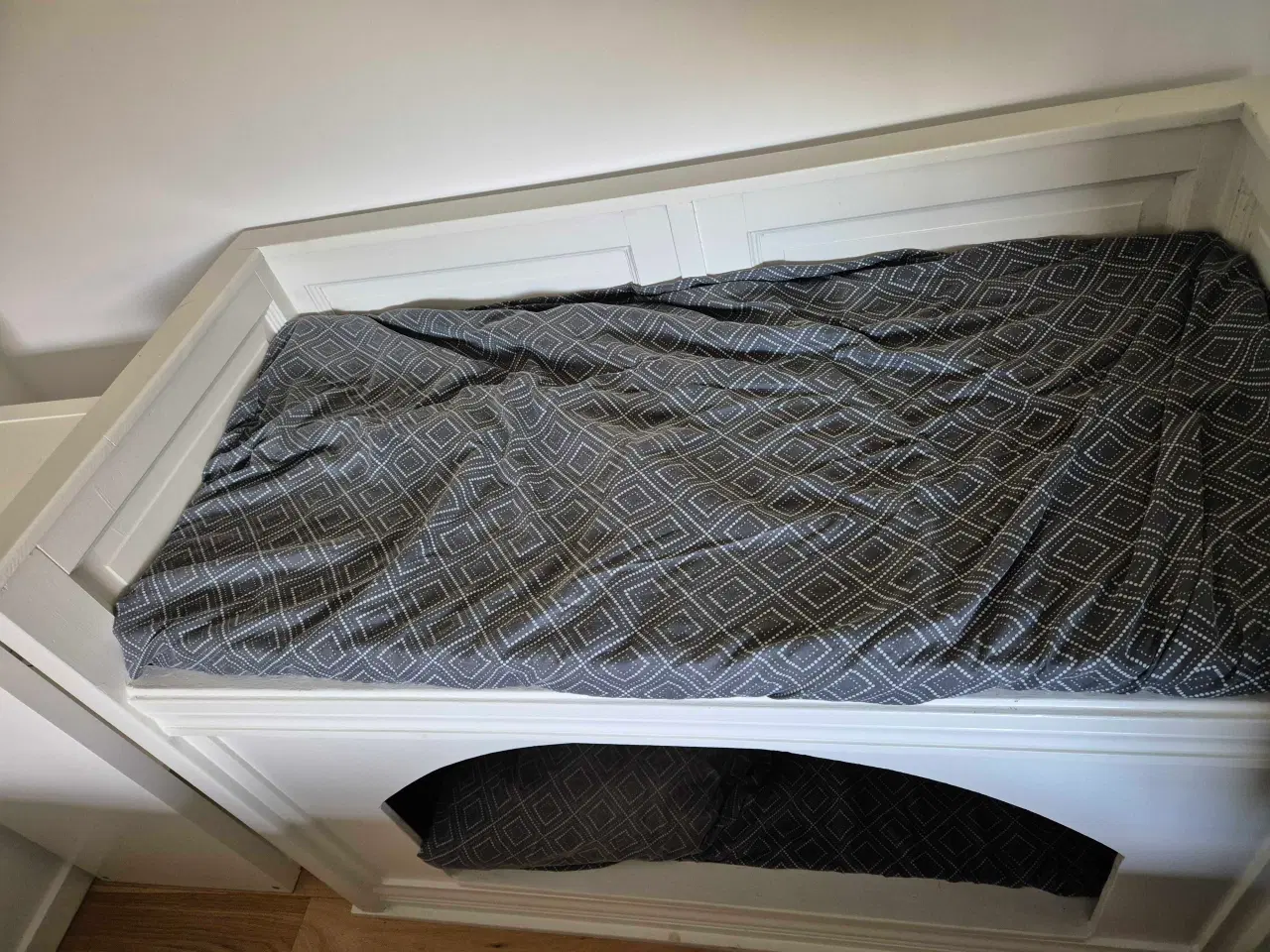 Billede 1 - Hundeseng/hule  længde 122 og bredde  64  