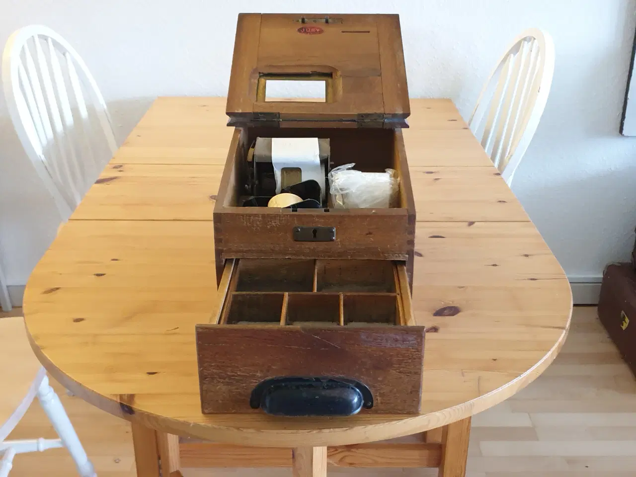 Billede 2 - Træpengekasse gl SE 2 fotos Byd gerne