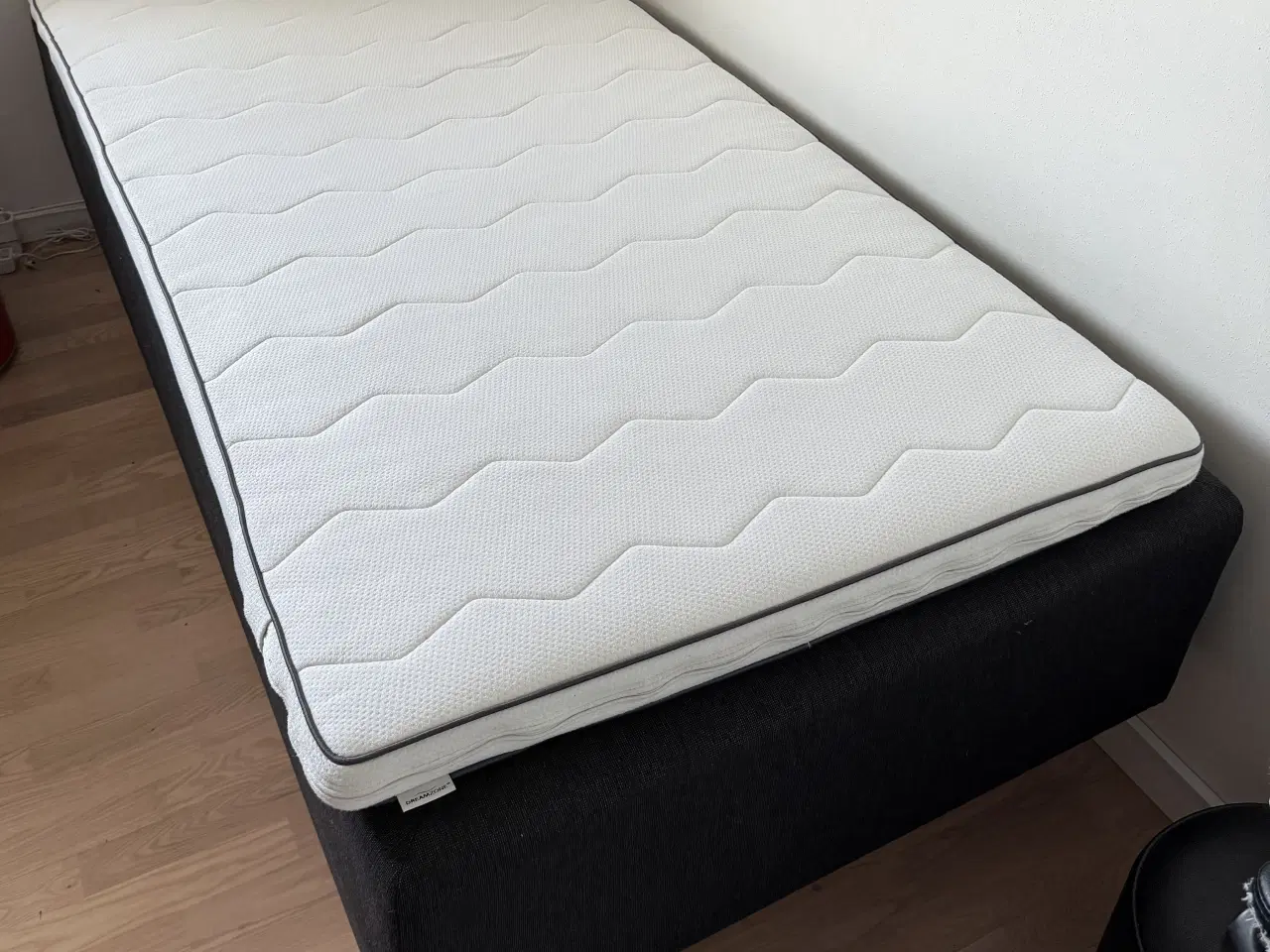 Billede 2 - Seng, Boxmadras, Dreamzone Gold B20 med latex topm